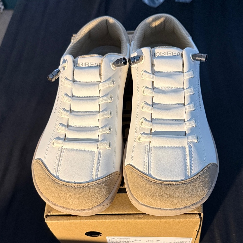 Brand New Hobibear unisex white and tan bear foot sneakers